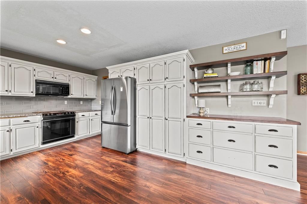 2389 NW Summerfield Drive — photo 13
