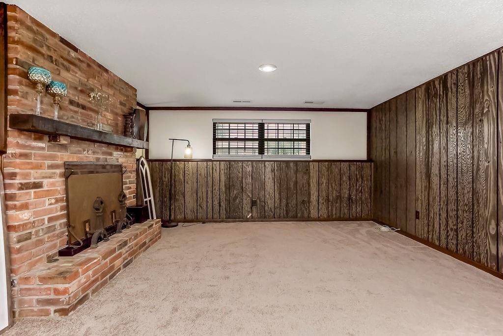611 Kenneth Lane — photo 20