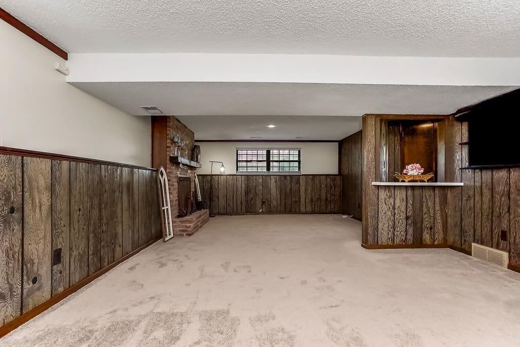 611 Kenneth Lane — photo 22
