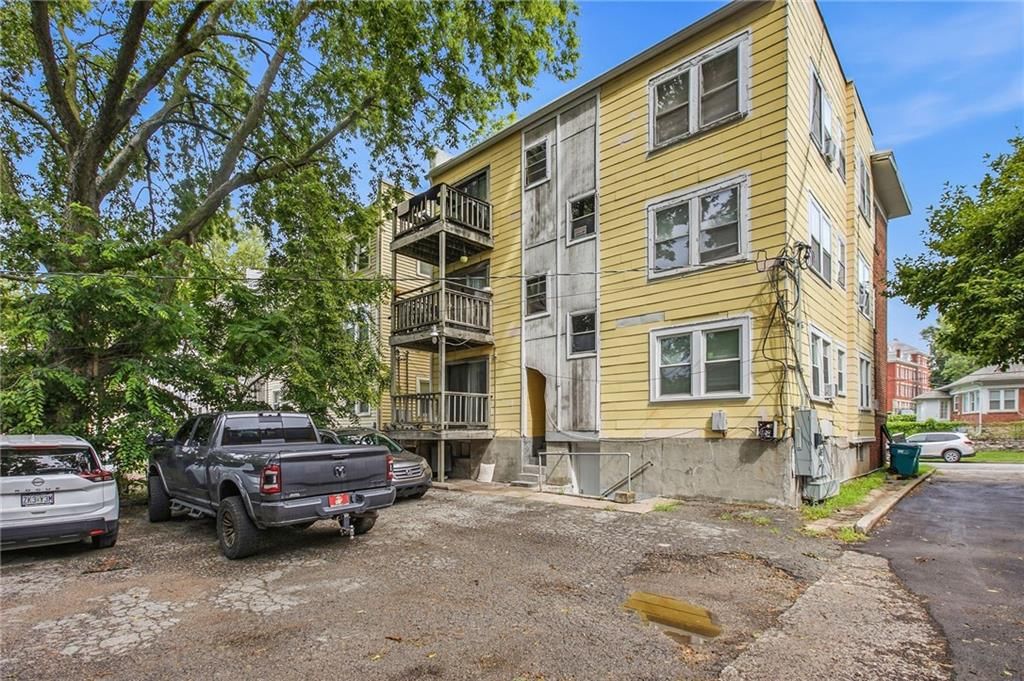 1109 W 40th Street — photo 7