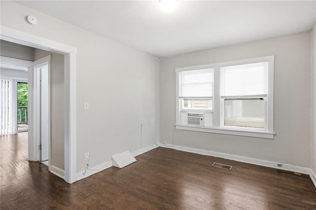 1109 W 40th Street — photo 12
