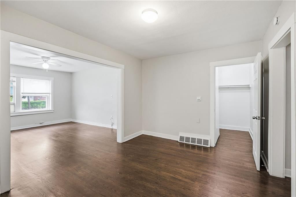 1109 W 40th Street — photo 14