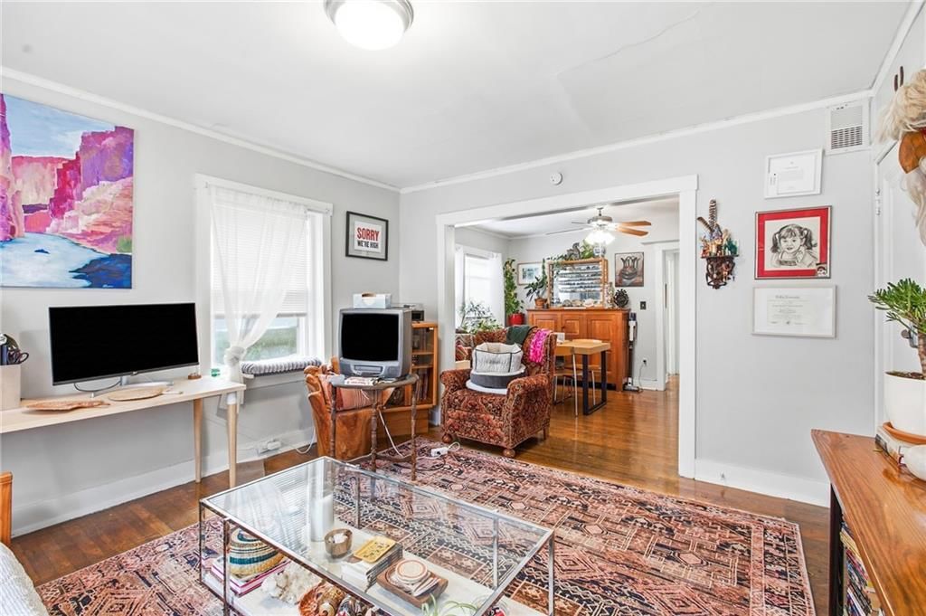 1109 W 40th Street — photo 23