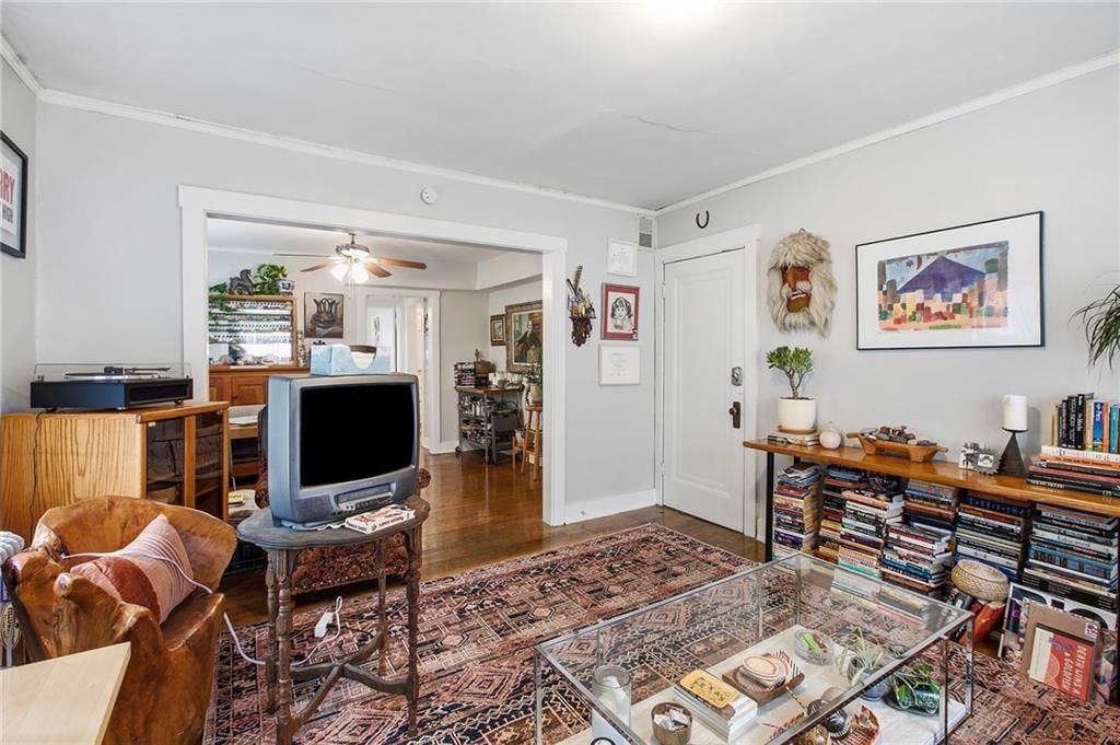 1109 W 40th Street — photo 24