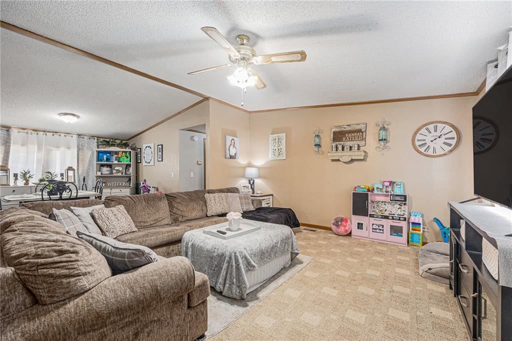 405 Falletti Street — photo 6