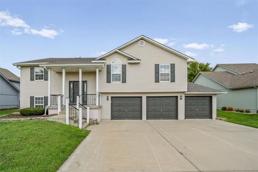362 SW Chatham Place — photo 1