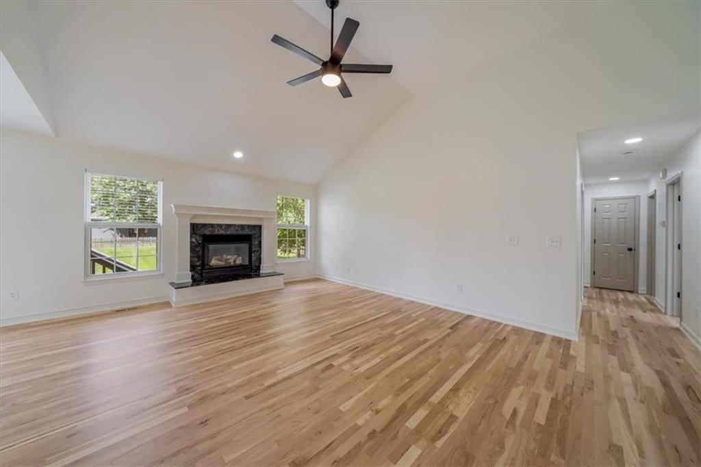 362 SW Chatham Place — photo 3