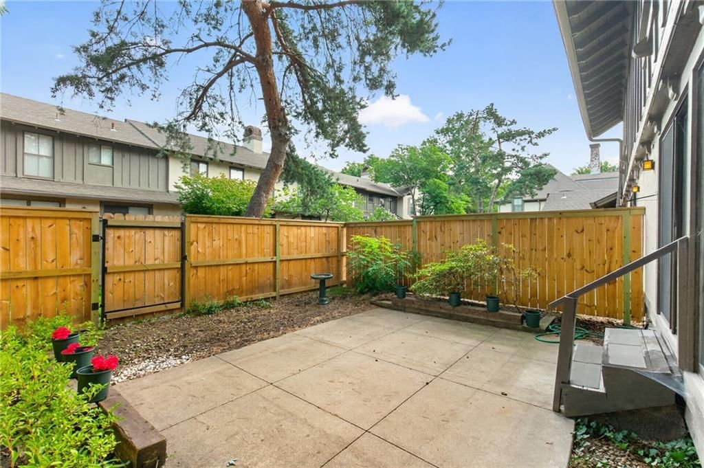 10215 Conser Street — photo 20