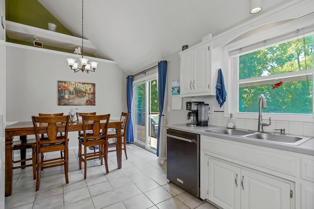 7328 N Corrington Avenue — photo 7