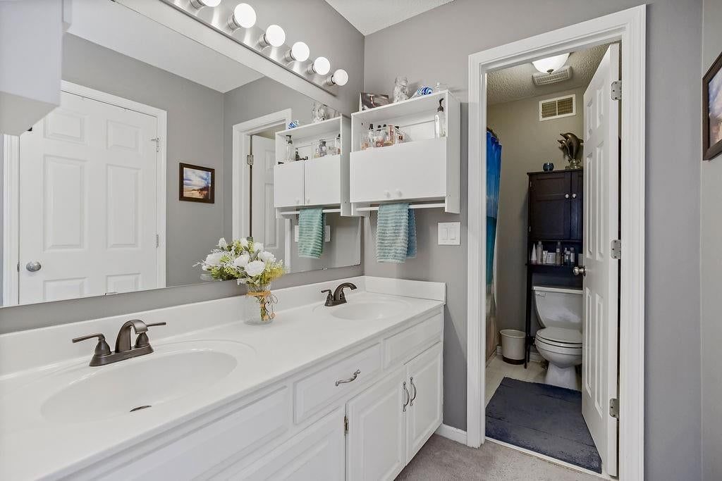 7328 N Corrington Avenue — photo 18