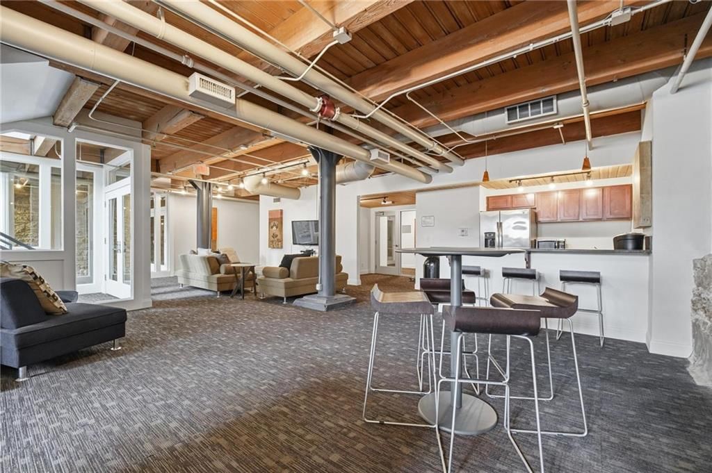706 Broadway Boulevard — photo 18