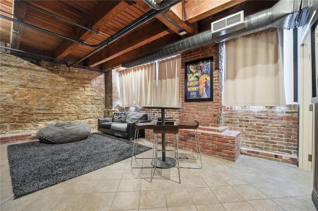 706 Broadway Boulevard — photo 32