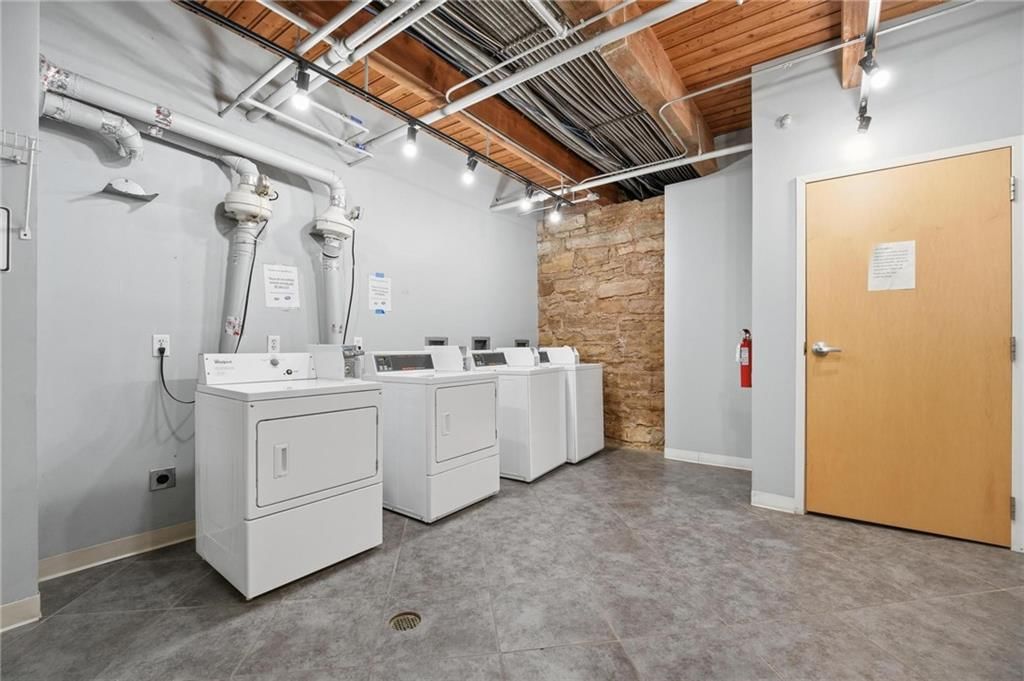 706 Broadway Boulevard — photo 33