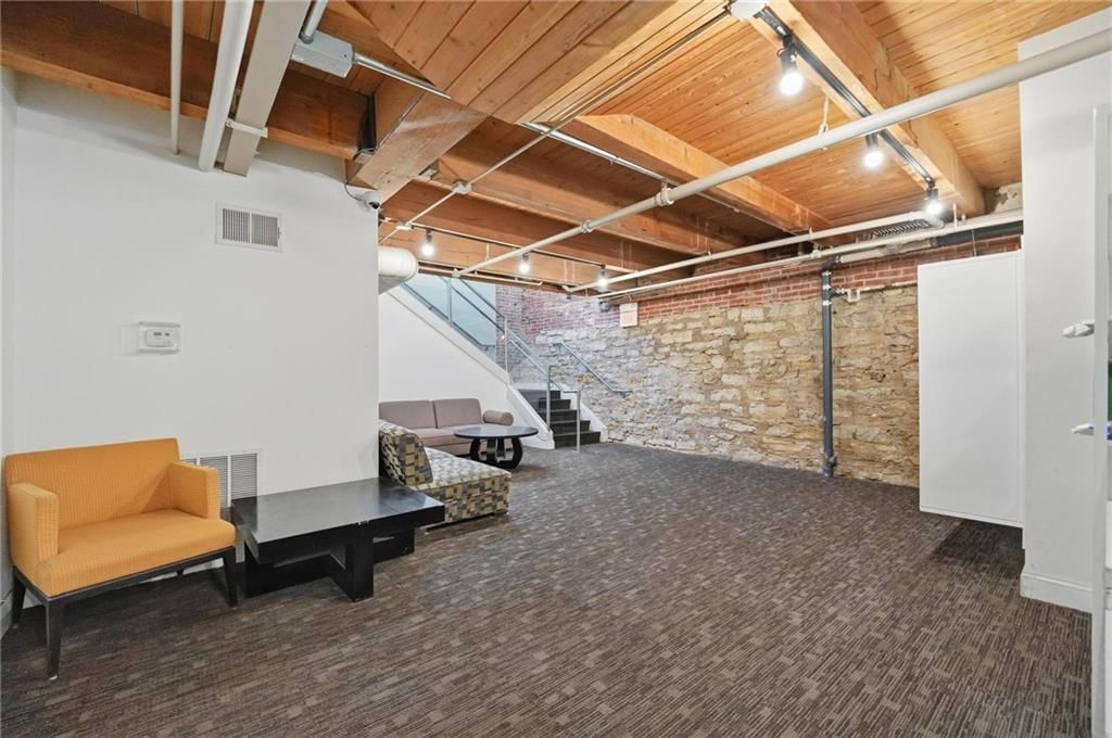 706 Broadway Boulevard — photo 39