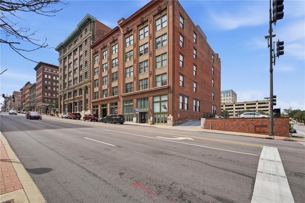 706 Broadway Boulevard — photo 44