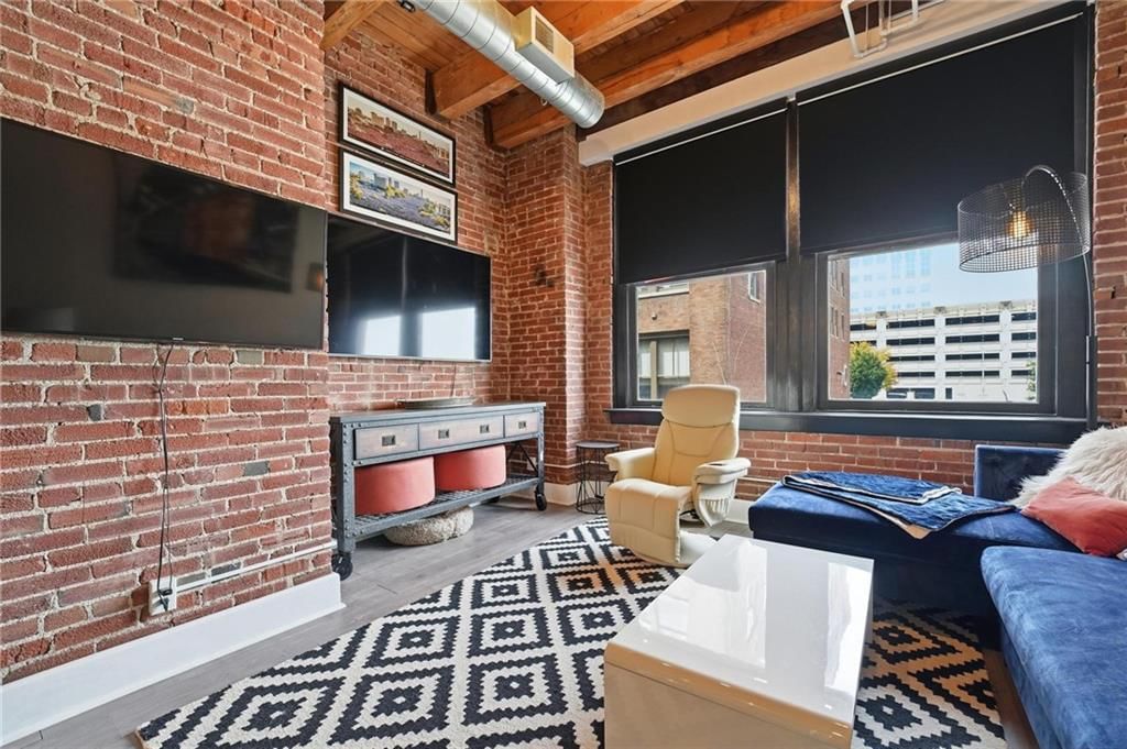 706 Broadway Boulevard, Kansas City, MO: listing photo 3