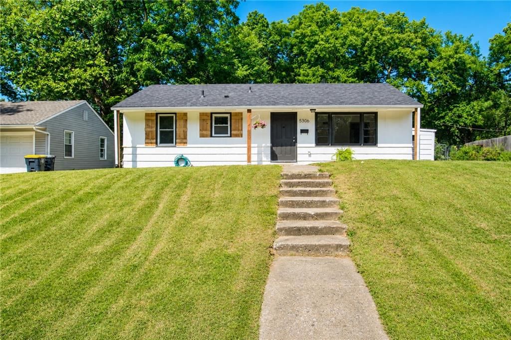 5306 N Garfield Avenue — photo 1