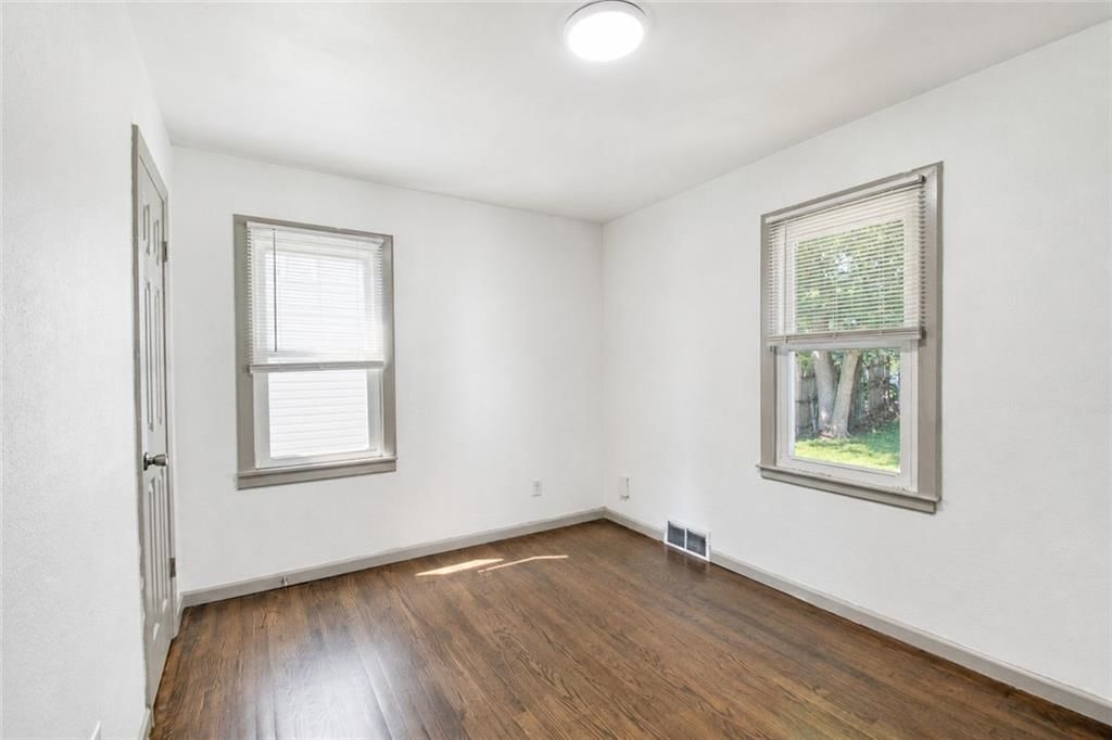 5306 N Garfield Avenue — photo 9