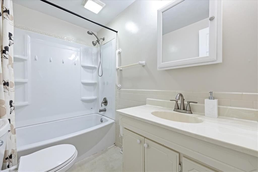 6322 Lowell Avenue — photo 16