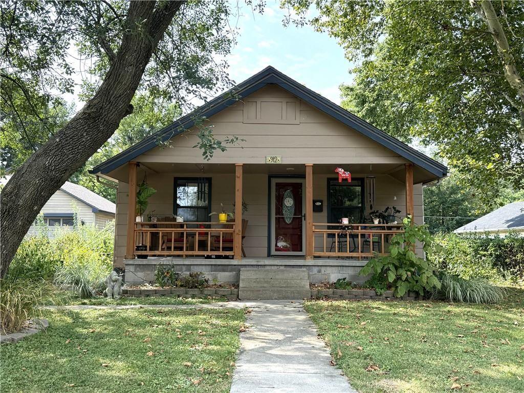 912 E 10th Street, Pittsburg, KS