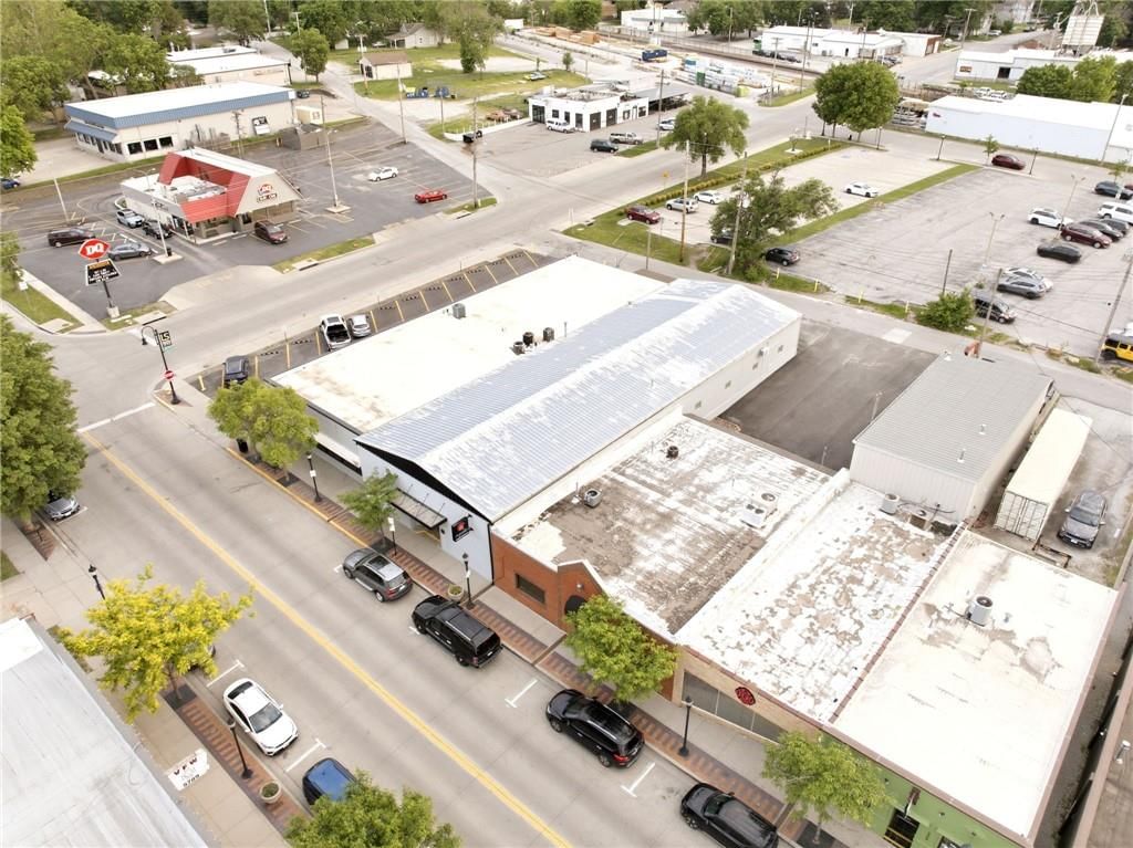 330 SE Douglas Street — photo 8