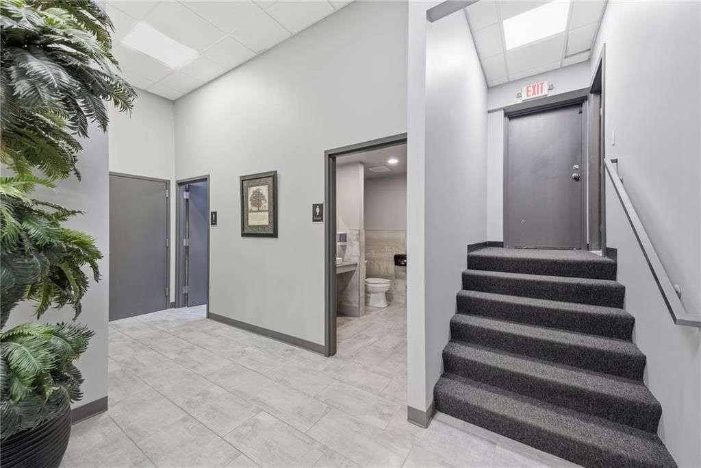 330 SE Douglas Street — photo 49