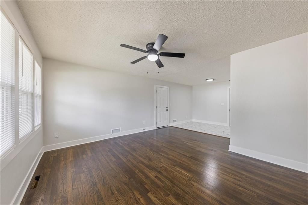 4213 Hardesty Avenue — photo 3