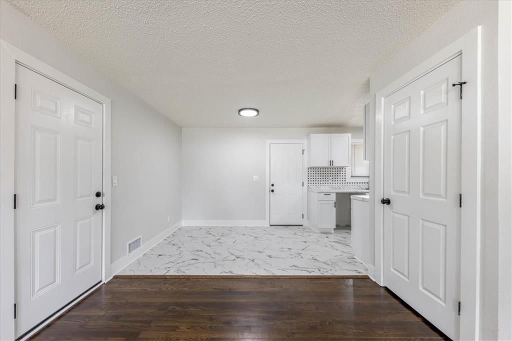 4213 Hardesty Avenue — photo 5