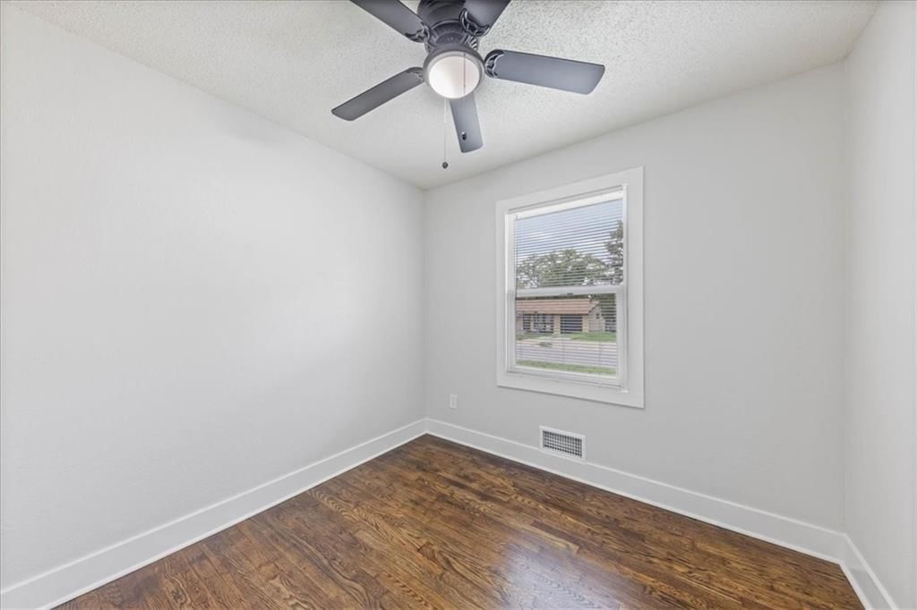 4213 Hardesty Avenue — photo 10