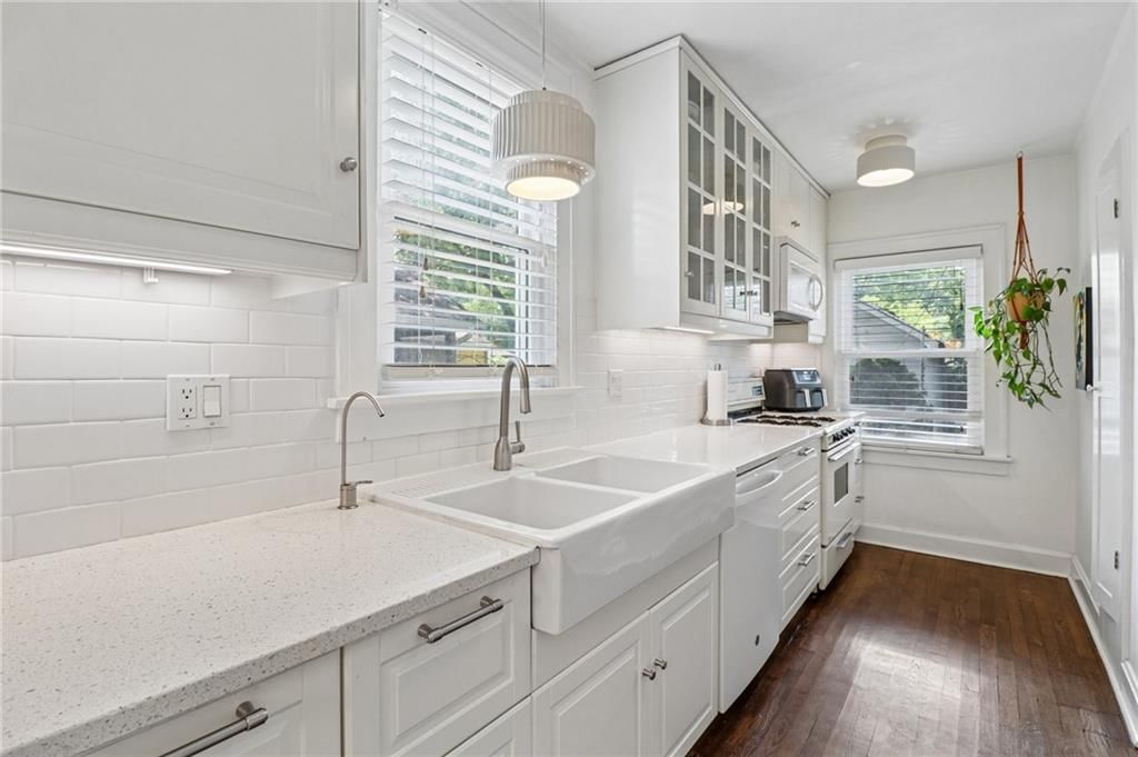 7524 Grand Avenue — photo 16