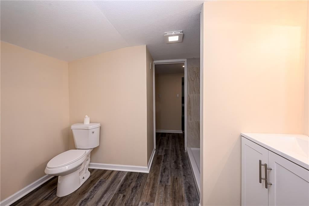 529 E 6th Street — photo 10