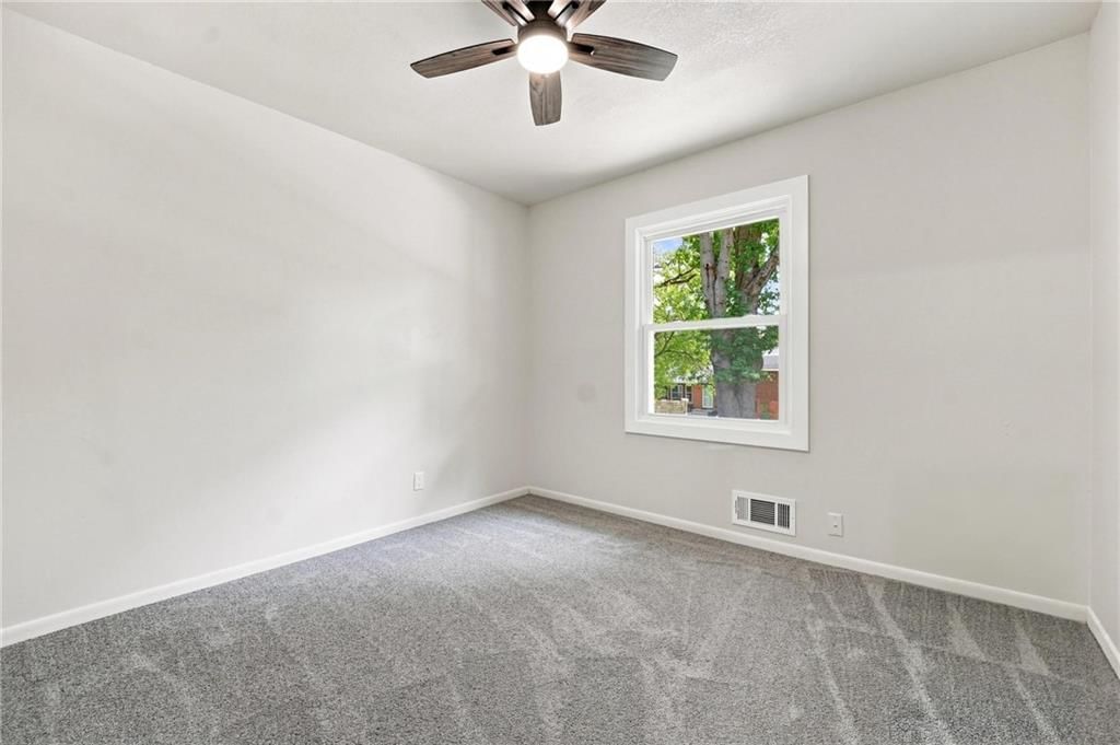 8812 W 72nd Street — photo 15