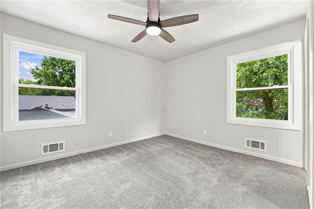8812 W 72nd Street — photo 19