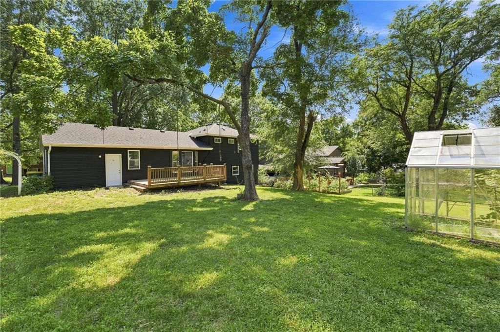 8812 W 72nd Street — photo 34