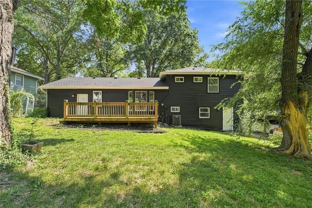 8812 W 72nd Street — photo 37