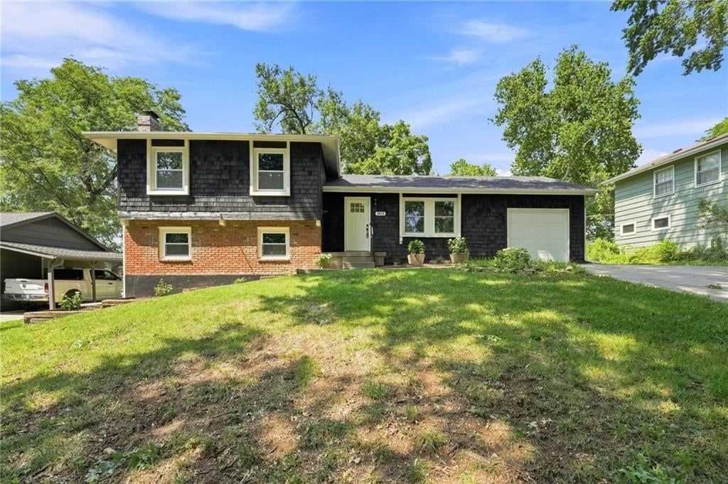 8812 W 72nd Street — photo 40