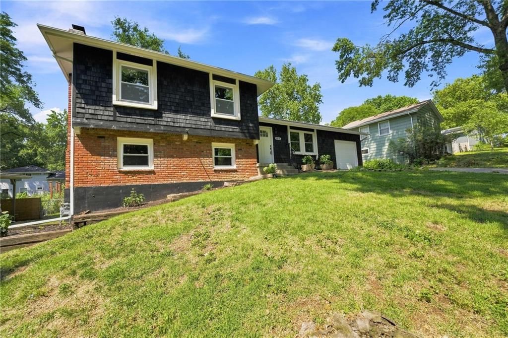 8812 W 72nd Street — photo 41