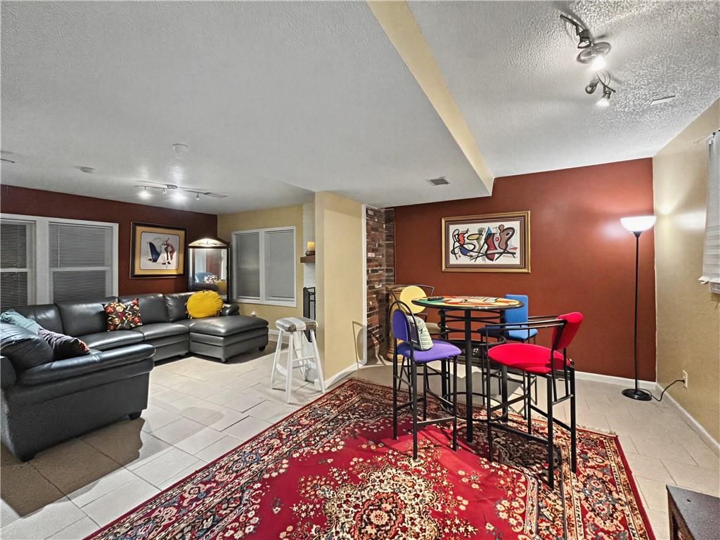 10704 Fremont Avenue — photo 22