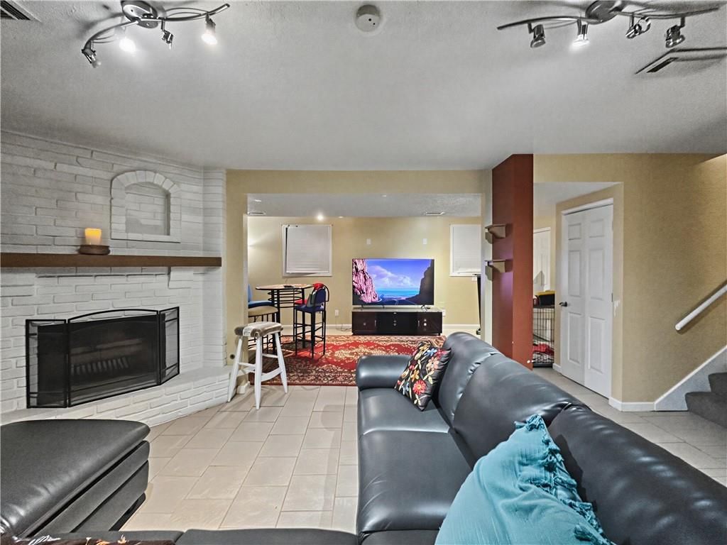 10704 Fremont Avenue — photo 23