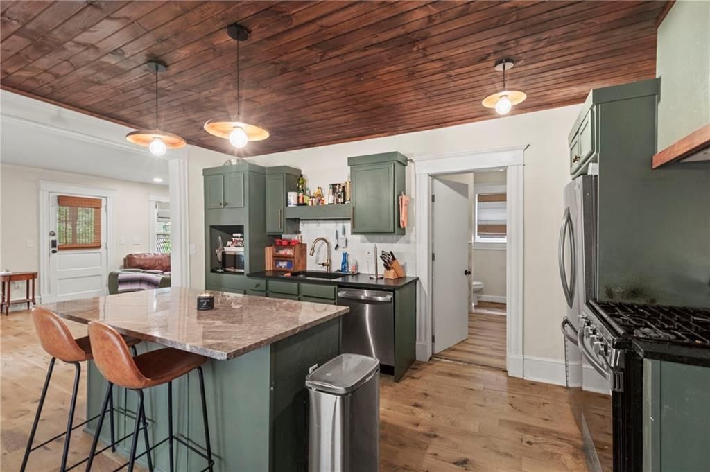 3027 Charlotte Street — photo 9