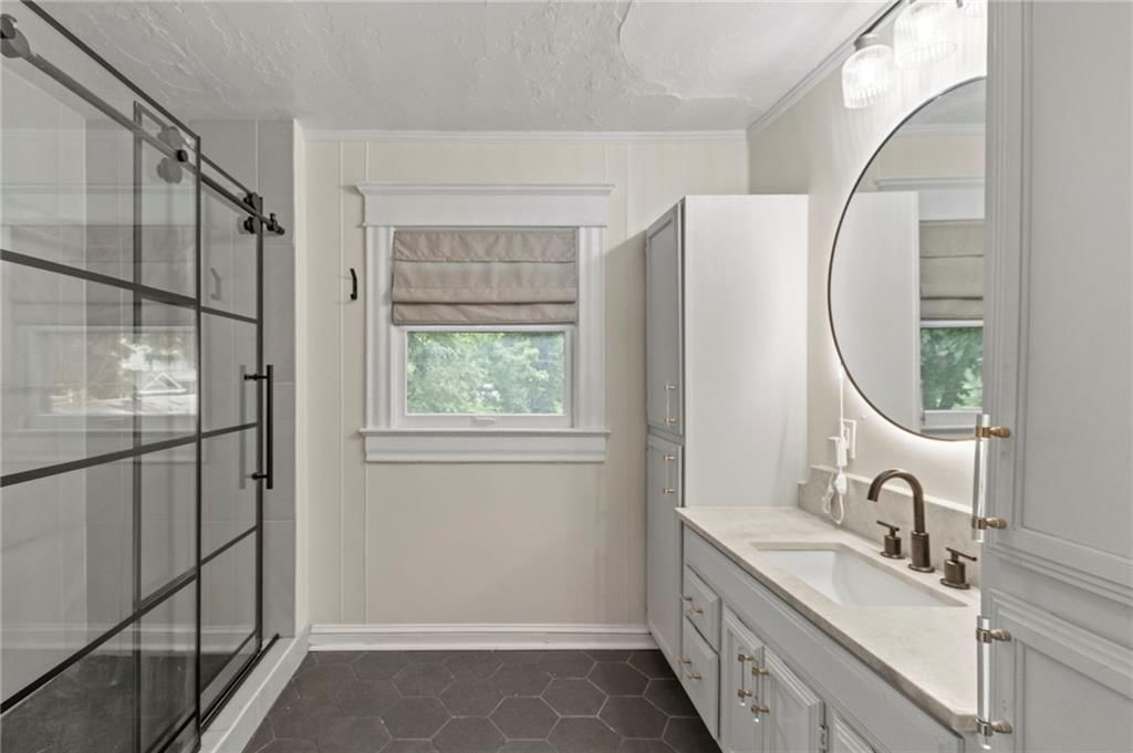 3027 Charlotte Street — photo 18
