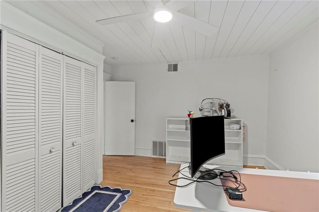 3027 Charlotte Street — photo 19