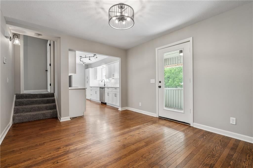 6127 Terrydale Street — photo 9