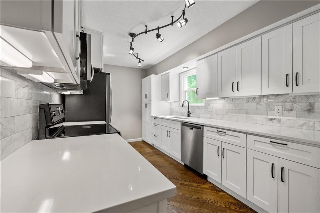 6127 Terrydale Street — photo 12