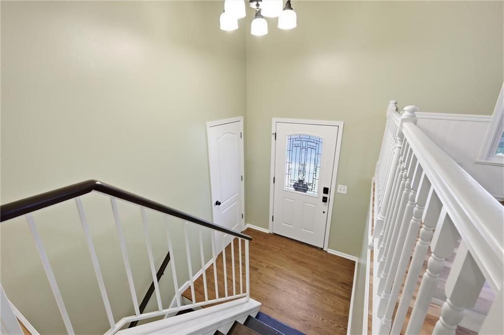 Photo 4 of 36 - 5519 NW Verlin Drive, Kansas City, MO 64152