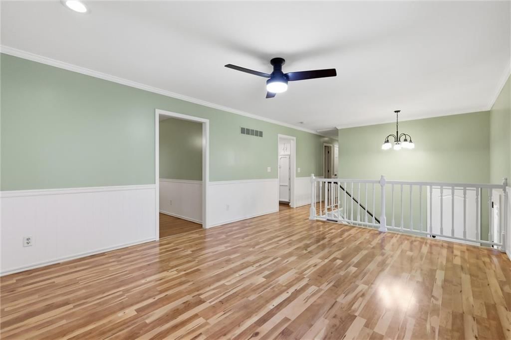 Photo 8 of 36 - 5519 NW Verlin Drive, Kansas City, MO 64152