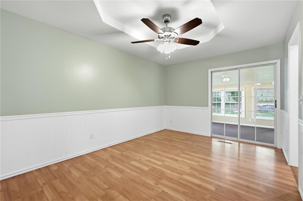 Photo 9 of 36 - 5519 NW Verlin Drive, Kansas City, MO 64152