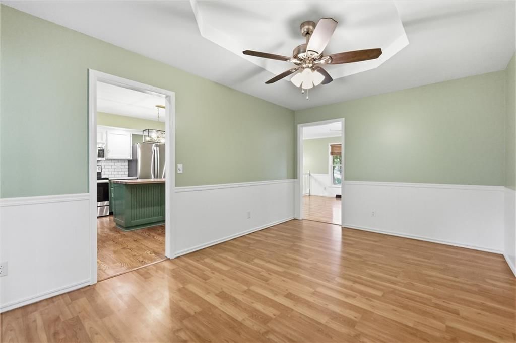 Photo 10 of 36 - 5519 NW Verlin Drive, Kansas City, MO 64152