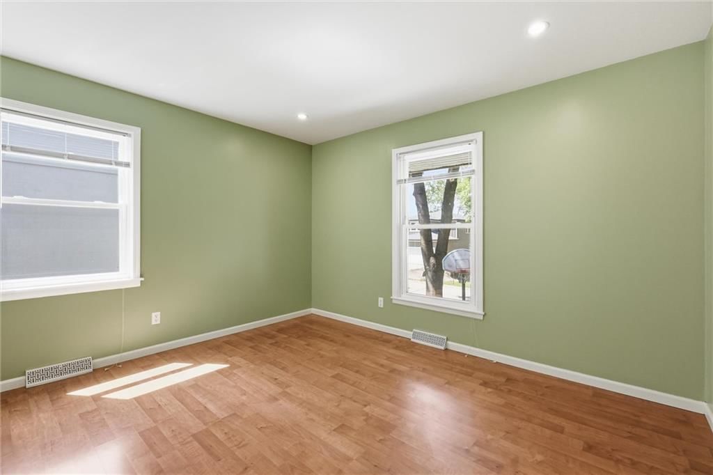 Photo 19 of 36 - 5519 NW Verlin Drive, Kansas City, MO 64152