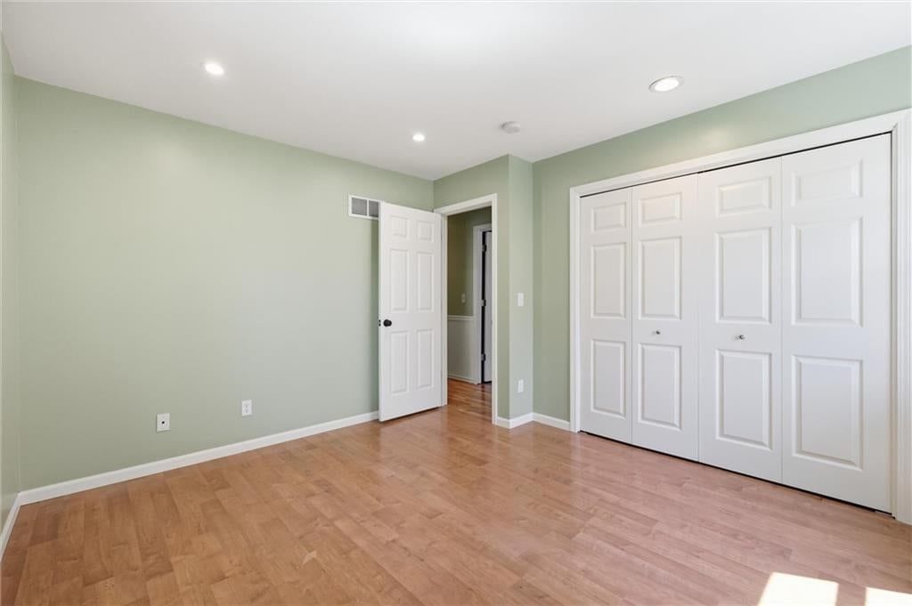 Photo 20 of 36 - 5519 NW Verlin Drive, Kansas City, MO 64152